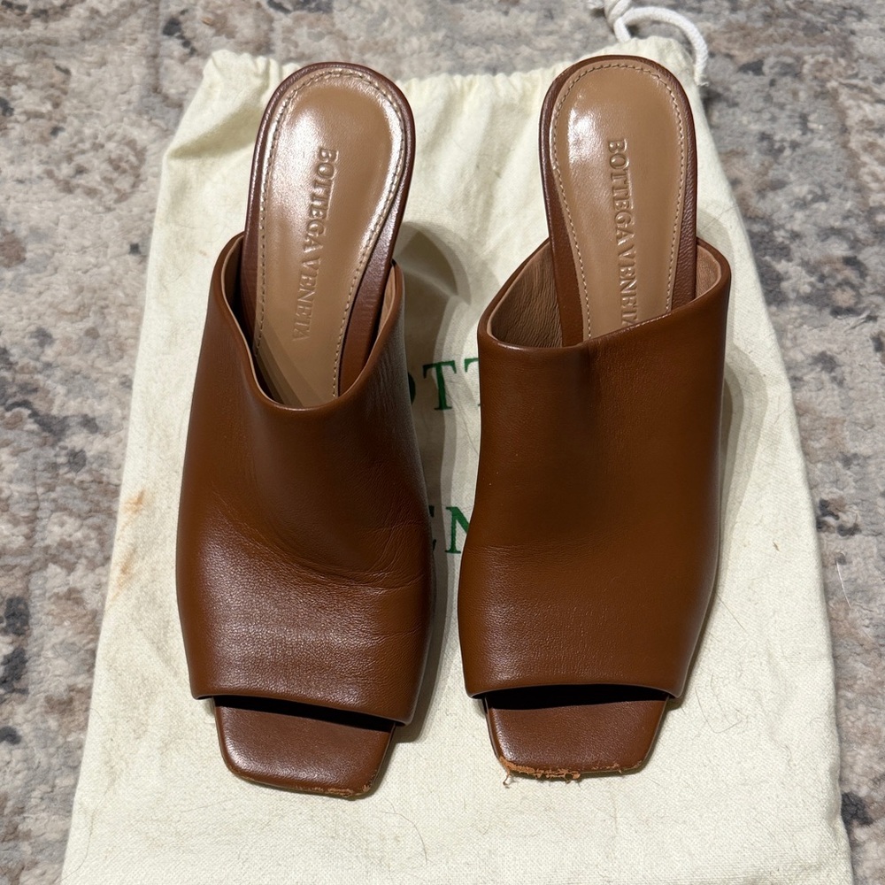 Bottega Veneta Tan Leather Mules